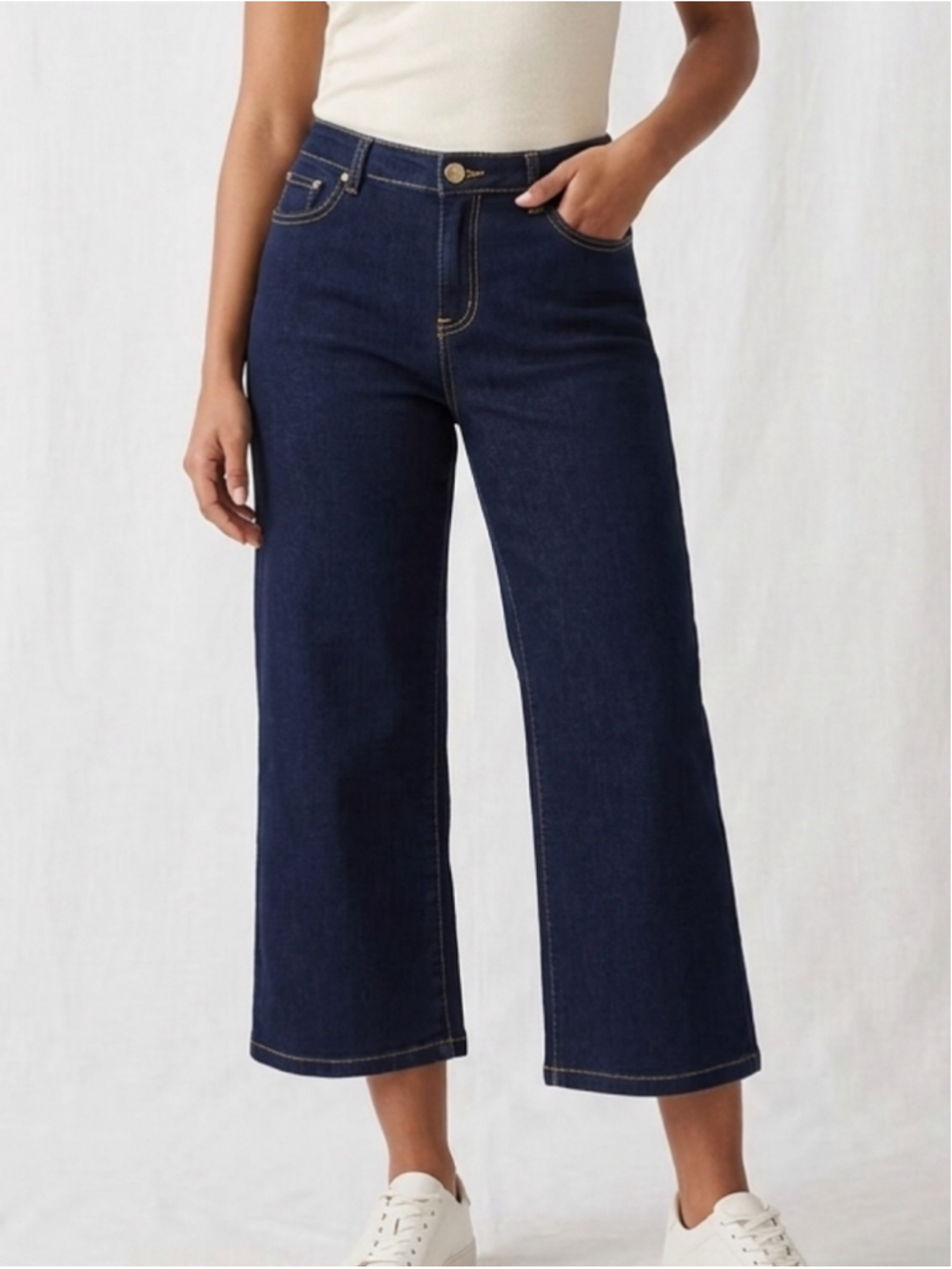 Michael Kors Dark Wash Straight Leg womans Cropped Denim Jeans Gold MK Logo 2029
